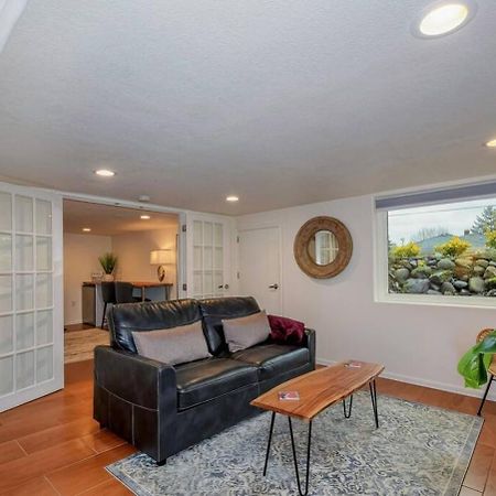 Private New Garden Apartment W Hot Tub Camas Exterior foto